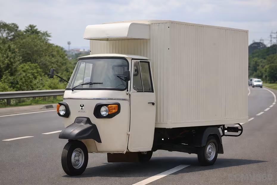Lohia Youdha Cargo Left Front Three Quarter Lohia Youdha Cargo Left Front Three Quarter
