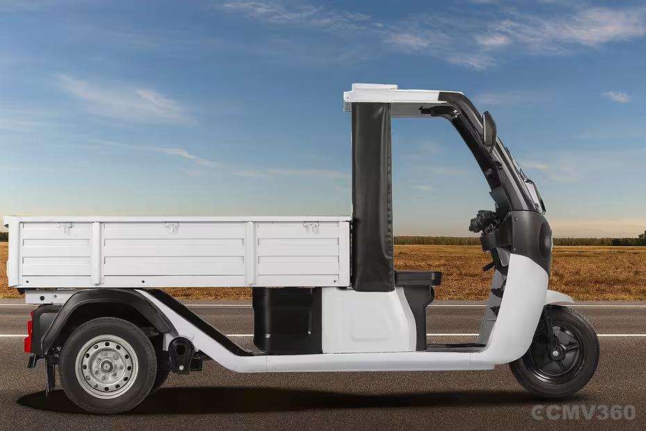 Bajaj Riki P4005 Right Side View Bajaj Riki P4005 Right Side View