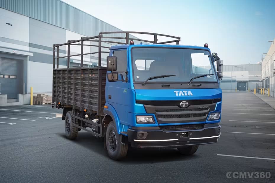 Tata AZURA 710 Right Front Three Quarter Tata AZURA 710 Right Front Three Quarter