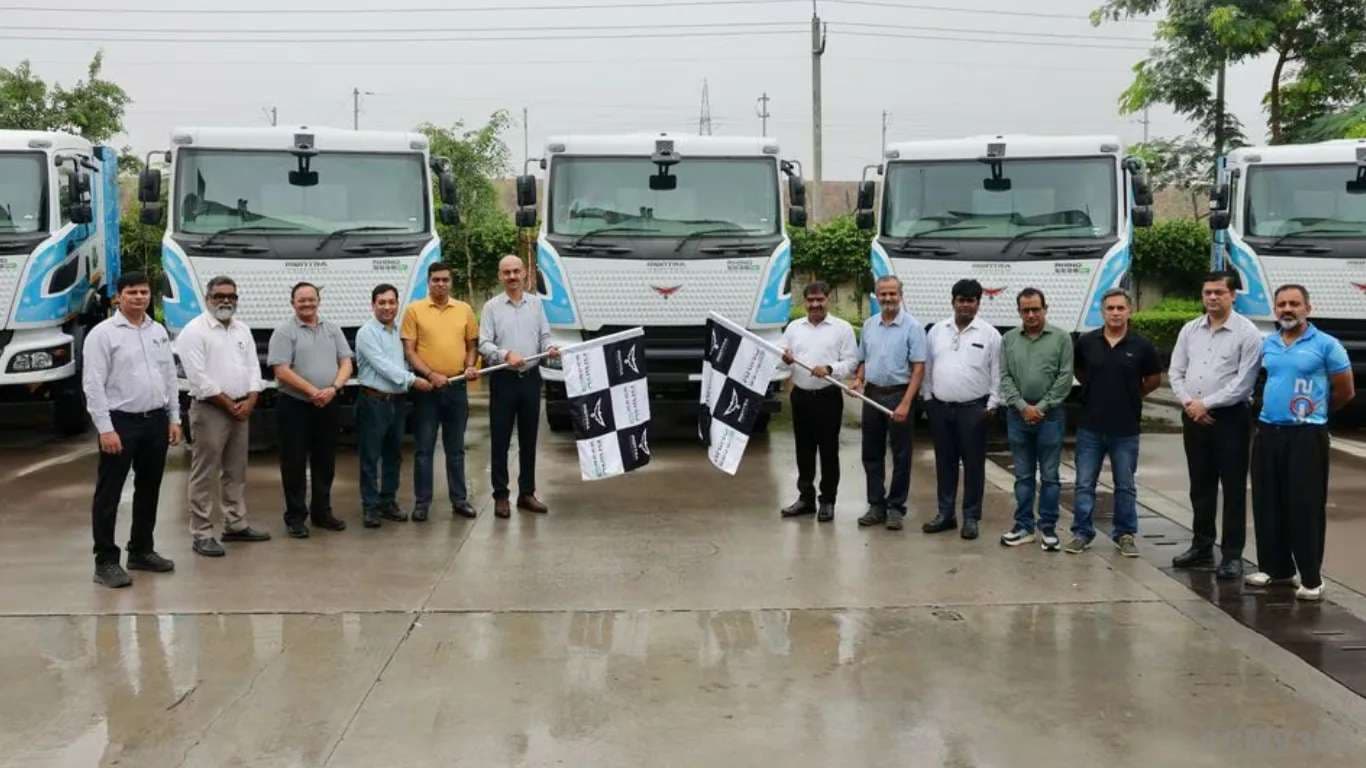 Montra Electric Begins One of India's Largest EV Truck Deployments, Flags Off First 65 Rhino 5538 Electric Trucks Montra Electric Begins One of India's Largest EV Truck Deployments, Flags Off First 65 Rhino 5538 Electric Trucks