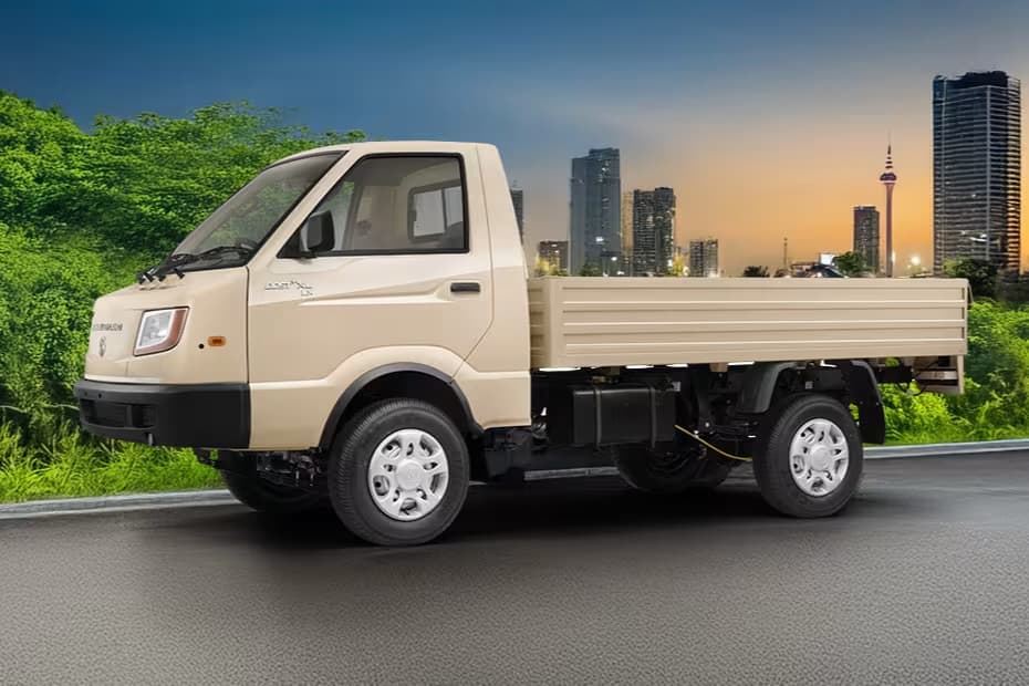 Ashok Leyland DOST Plus XL Left Front Three Quarter Ashok Leyland DOST Plus XL Left Front Three Quarter