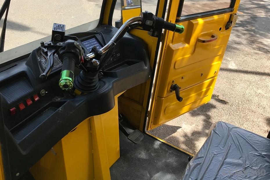 3ev Shakti 8 Cargo Handlebar and Dashboard Controls 3ev Shakti 8 Cargo Handlebar and Dashboard Controls