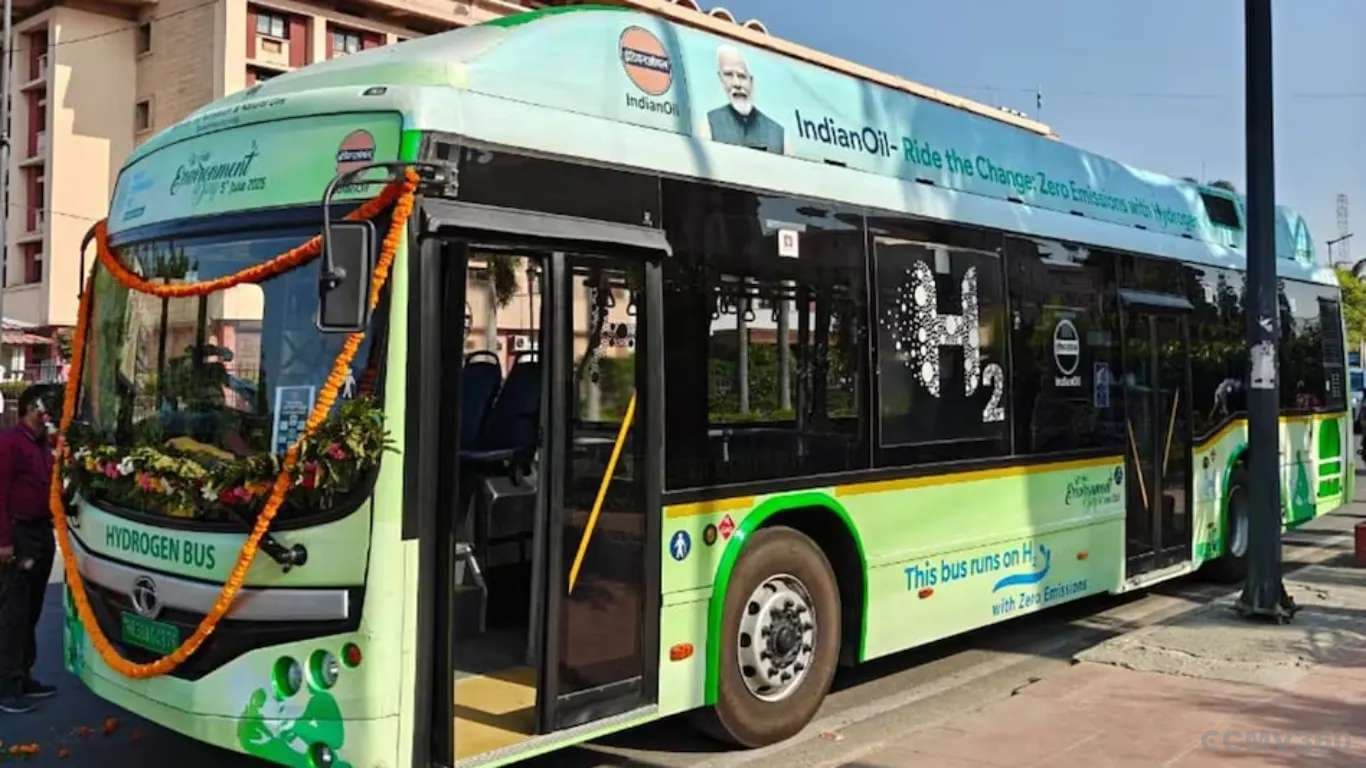 Delhi Gets First Hydrogen Bus Service: DMRC Starts Eco-Friendly Shuttle in Central Vista Delhi Gets First Hydrogen Bus Service: DMRC Starts Eco-Friendly Shuttle in Central Vista