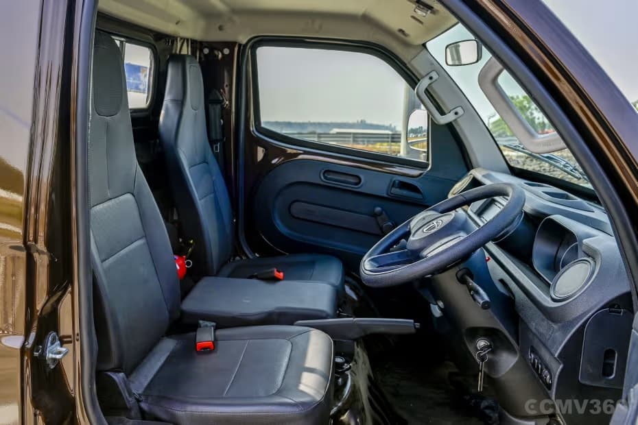 Tata Intra V20 Bi Fuel Spacious Cabin With Dual Seats Tata Intra V20 Bi Fuel Spacious Cabin With Dual Seats