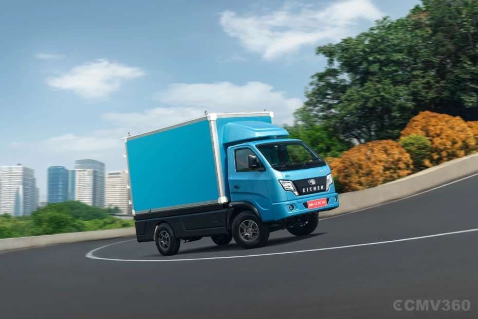 1760 kg Payload with 30,000 km Service Interval 1760 kg Payload with 30,000 km Service Interval