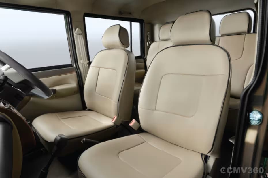 Premium faux leather seats with improved rear comfort Premium faux leather seats with improved rear comfort