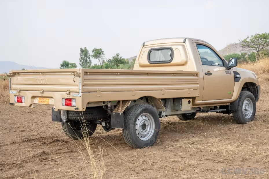 Tata Yodha CNG Right Rear Three Quarter Tata Yodha CNG Right Rear Three Quarter