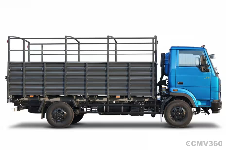 Tata AZURA 710 Right Side View Tata AZURA 710 Right Side View