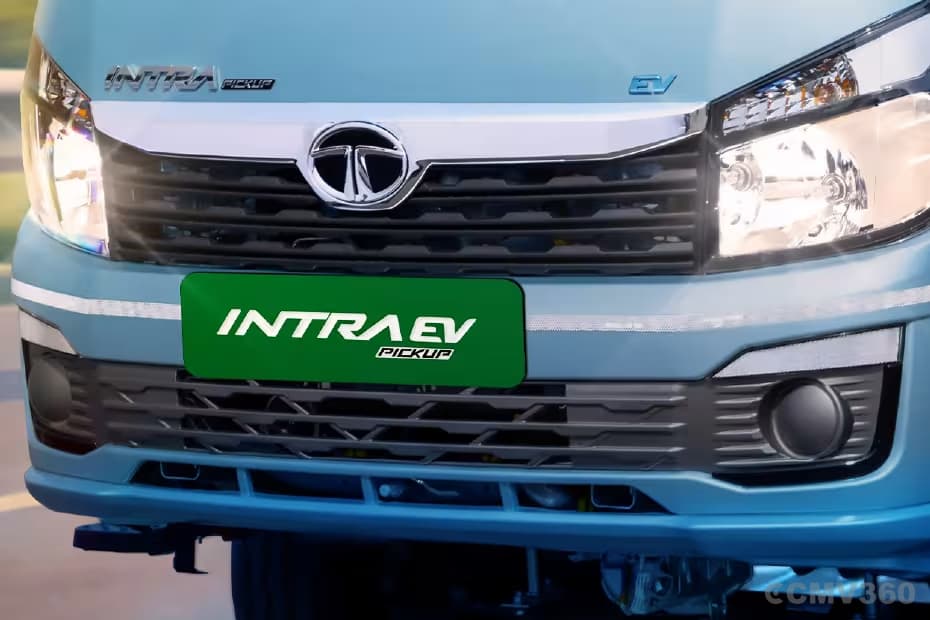 Strong front design with projector headlamps Strong front design with projector headlamps