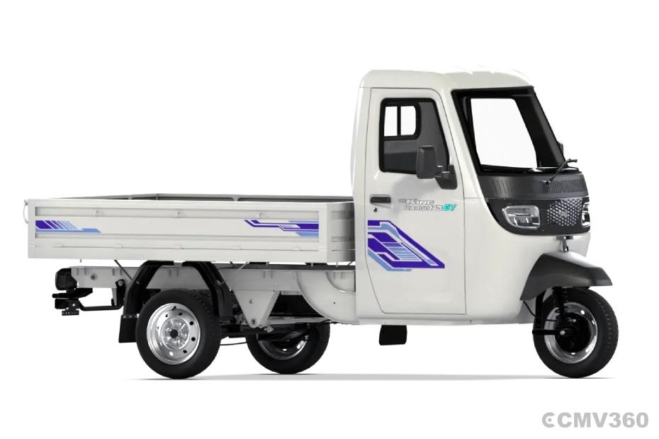 TVS King Kargo HD EV Pristine White FSD Right Front Three Quarter TVS King Kargo HD EV Pristine White FSD Right Front Three Quarter