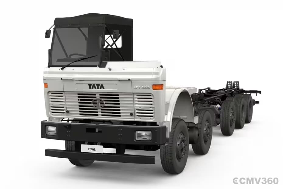 Tata LPT 4225 Cowl White Color Tata LPT 4225 Cowl White Color