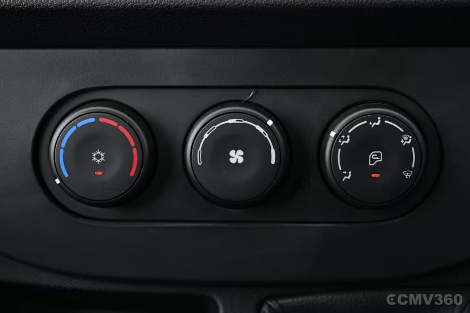 Manual HVAC Controls for Enhanced Cabin Comfort Manual HVAC Controls for Enhanced Cabin Comfort