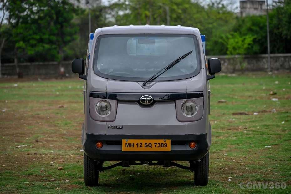 Tata Ace Pro Petrol Front View - Wide Windshield and Compact Design mini truck India 2026 Tata Ace Pro Petrol Front View - Wide Windshield and Compact Design mini truck India 2026