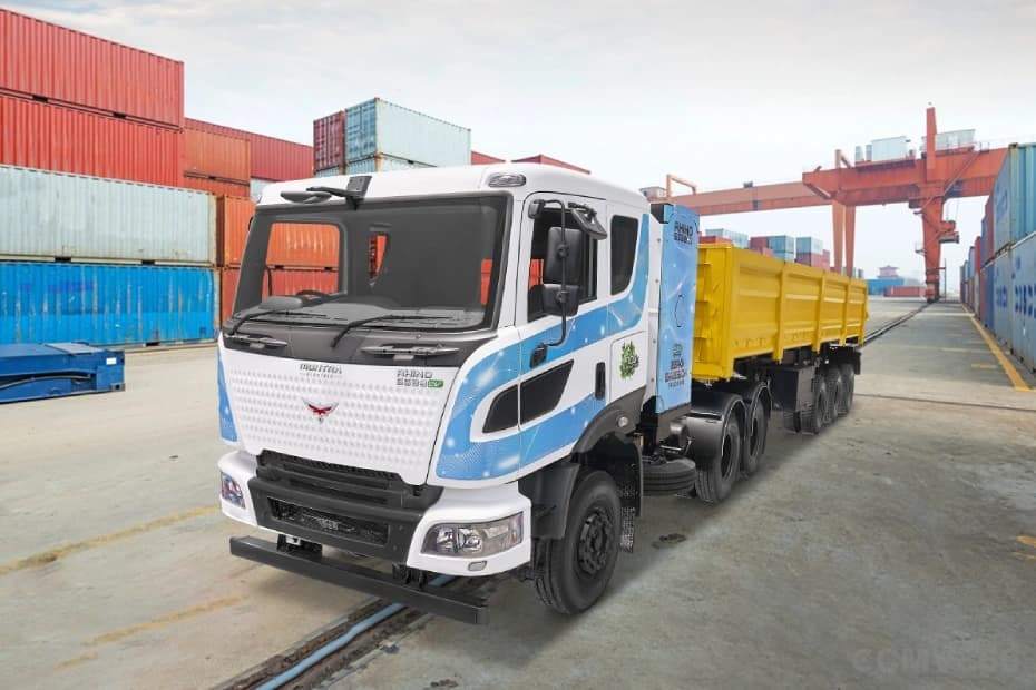 Montra Electric Rhino 5538 EV Left Front Three Quarter Montra Electric Rhino 5538 EV Left Front Three Quarter